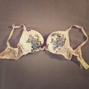 Victoria’s Secret Dream Angel Push-Up Bra